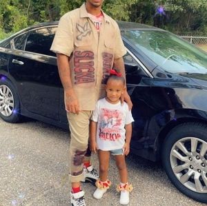 Meet your Posher, Chaz